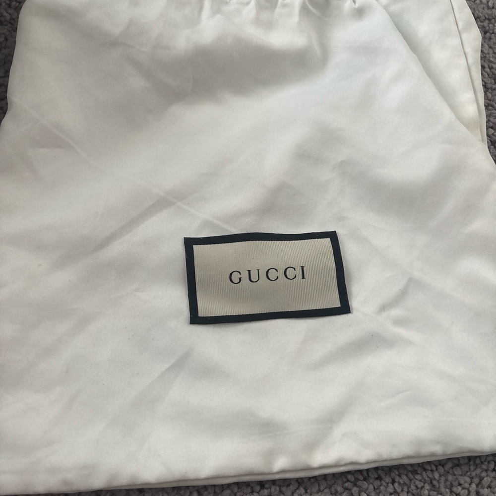 Gucci Black Belt with Gold Buckle - Picture 4 of 4